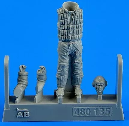 Aerobonus 480135 1/48 WWII German Luftwaffe Pilot w/Life Jacket