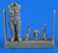 Aerobonus 480166 1/48 Warshaw Pact Aircraft Mechanic #2 (Standing)