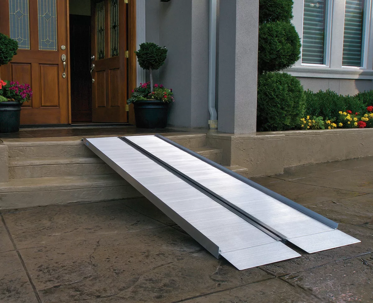 EZ-ACCESS SUITCASE Singlefold Ramp 2′
