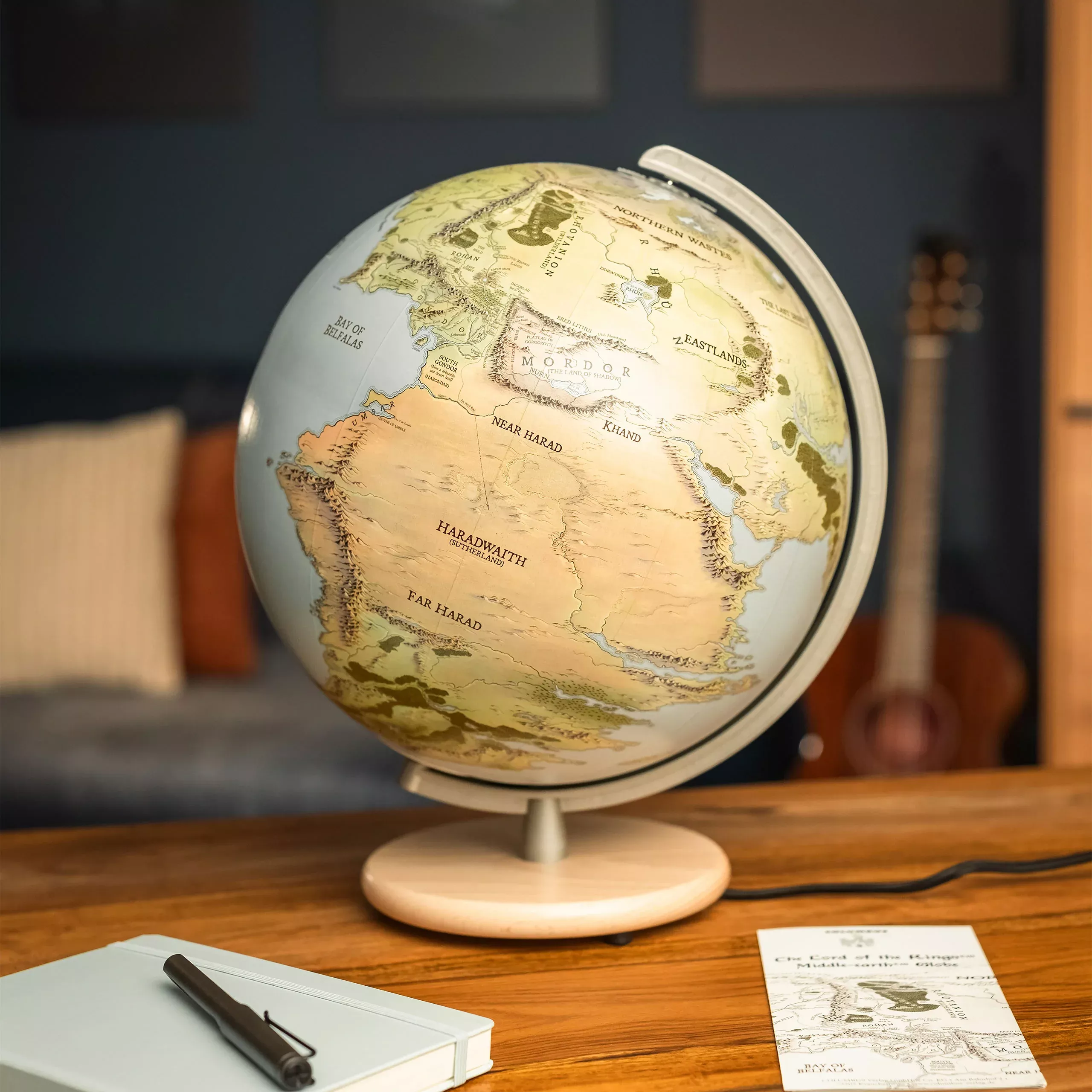 The Lord of the Rings - Middle-earth Globe with Light 30cm